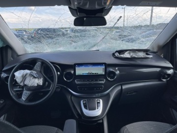 Mercedes Klasa V W447 Długi Facelifting 2.0 250d 190KM 2023 Mercedes V 250 4Matic Kamera Kamry 360st. 8 os, zdjęcie 9