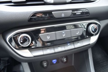 Hyundai i30 III Wagon Facelifting 1.0 T-GDI 120KM 2022 Hyundai i30 SalonPL 1.0 T-GDI 120KM Modern Klimatyzacja ALU VAT23 Benzyna, zdjęcie 17