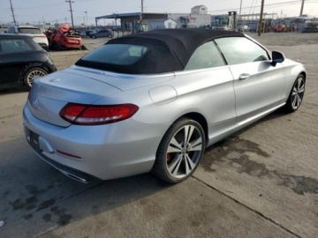 Mercedes Klasa C W205 2017 Mercedes-Benz Klasa C 300 2017 2.0 Benzyna 241KM, zdjęcie 3