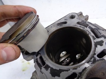 Suzuki GSX-R 600 K1 K2 K3 Картеры Поршни Блок двигателя