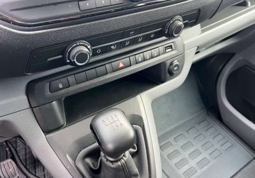 Opel Vivaro C Kombi Long 1.5 120KM 2020 Opel Vivaro 1.5 Diesel 120 KM 9 osobowy Klimatyzacja 1.5 Diesel 120KM, zdjęcie 17