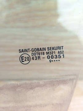 SKLO (OKNO) BOČNÍ DVEŘE LEVÝ PŘEDNÍ FIAT SEDICI