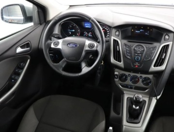 Ford Focus III Kombi 1.6 Duratorq TDCi DPF 95KM 2013 Ford Focus 1.6 TDCi, Salon Polska, Serwis ASO, zdjęcie 6