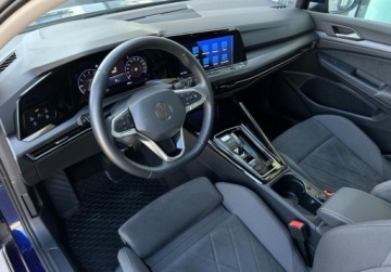 Volkswagen Golf VIII Variant 1.5 eTSI 150KM 2024 Volkswagen Golf Variant Pakiety, samochod jak nowy, ACC, ergoActive z mas, zdjęcie 6