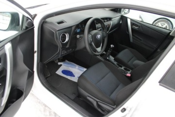 Toyota Auris II Touring Sports Facelifting 1.4 D-4D 90KM 2015 Toyota Auris Salon Polska Gwarancja Klima AU, zdjęcie 14