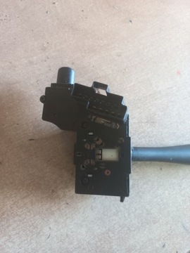 CHRYSLER VOYAGER 98R PŘEPÍNAČ SMĚROVKA OE 4685586