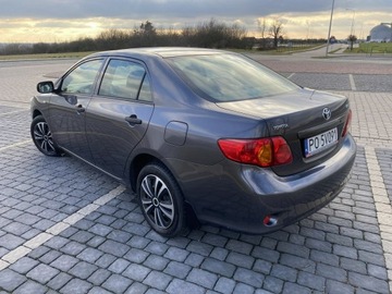 Toyota Corolla X Sedan 1.6 i 16V VVT-i 124KM 2007 Toyota Corolla Zarejestrowany Benzyna Mały, zdjęcie 3