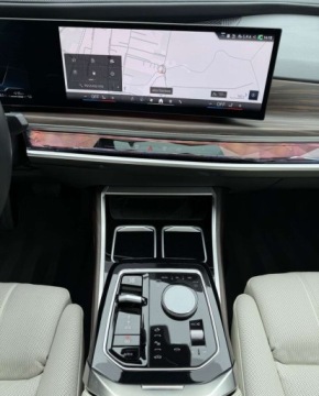 BMW Seria 7 G70 Sedan Plug-In 3.0 50e 489KM 2023 BMW Seria 7 BMW Seria 7 3.0 Hybryda Plug-in 489KM, zdjęcie 30