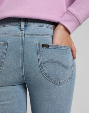 LEE SCARLETT SUNBLEACH L526BKMT 33/33