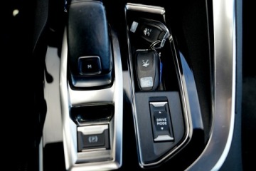 Peugeot 5008 II Crossover Facelifting 1.6 PureTech 180KM 2022 Peugeot 5008 GT kamera Skora adc NawI, zdjęcie 32