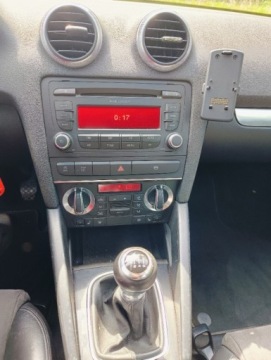 Audi A3 8P Hatchback 3d 1.4 TFSI 125KM 2010 Audi A3 Sportback Audi A3 Sportback 2010 1.4 benzyna 1.4 Benzyna 125KM, zdjęcie 8