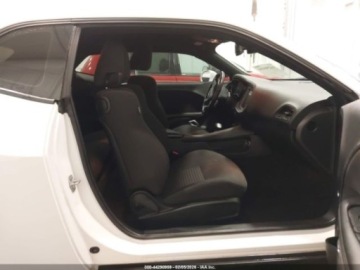 Dodge Challenger III 2023 Dodge Challenger Gt 2023 3.6 Benzyna 303KM, zdjęcie 7