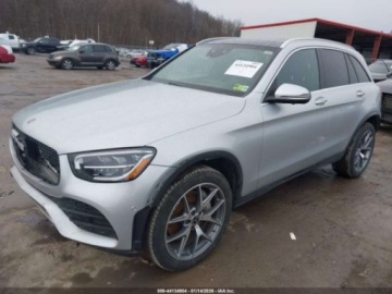 Mercedes GLC C253 2020 Mercedes-Benz GLC 300 4Matic 2020 2.0 Benzyna 255KM, zdjęcie 1