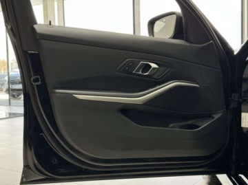 BMW Seria 3 G20-G21 Limuzyna 2.0 318i 156KM 2022 BMW Seria 3 318i Advantage Kamera cofania LED 3 stref. klimatyzacja, zdjęcie 10