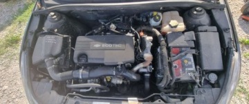 Chevrolet Cruze Hatchback 5d 1.7D  130KM 2013 Chevrolet Cruze 2013r, 1.7 CRDI. Lekko uszkodzony tyl. Jezdzi. 1.7 Diesel, zdjęcie 4