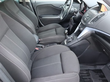Opel Zafira C Tourer 2.0 CDTI ECOTEC 130KM 2013 Opel Zafira Tourer 2.0 CDTI, 7 miejsc, Navi, zdjęcie 8
