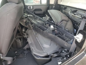 Jeep Gladiator 2022 Jeep Gladiator Sport 2022 3.6l 3.6 Benzyna 285KM, zdjęcie 11