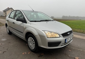 Ford Focus I Sedan 1.6 16V 100KM 2005 Ford Focus Niski przebieg, oryginal, bezwypadkowy, bez korozji. 1.6 100KM, zdjęcie 3