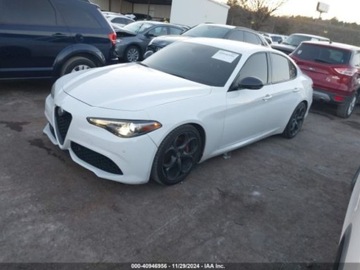 Alfa Romeo Giulia II Sedan 2.0 TBi 280KM 2019 Alfa Romeo Giulia Alfa Romeo Giulia Sport, od ubezpieczalni 2.0 Benzyna, zdjęcie 2