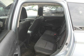 Mitsubishi Outlander III 2018 Mitsubishi Outlander ROK 2018 POJ 2,3 150 KM, zdjęcie 9