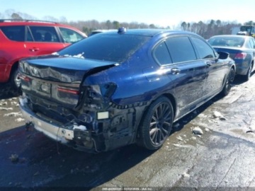 BMW Seria 7 G70 2022 BMW Seria 7 750i xDrive 2022 4.4 Benzyna 523KM, zdjęcie 10