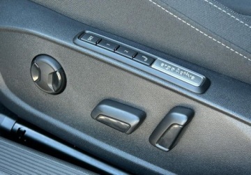 Volkswagen Golf VIII Variant 1.5 eTSI 150KM 2024 Volkswagen Golf Variant Pakiety, samochod jak nowy, ACC, ergoActive z mas, zdjęcie 32