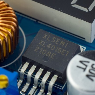 ПРЕОБРАЗОВАТЕЛЬ DC-DC НАПРЯЖЕНИЯ XL4015 LCD