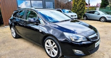 Opel Astra J Sports Tourer 1.4 Turbo ECOTEC 140KM 2011 Opel Astra BENZYNA XENON nawigacja pol skora SUPER okazja 1.4, zdjęcie 5