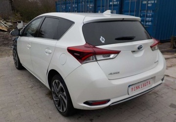 Toyota Auris II 2018 Toyota Auris Okazja 1.8 Hybryda 100KM, zdjęcie 12