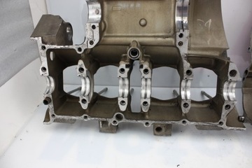 Картеры блока цилиндров двигателя Suzuki GSF 400 Bandit в сборе.