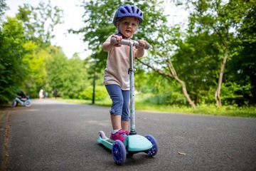Hulajnoga trójkołowa balansowa 2x wstążki kask 52-56 cm M Stitch Potworek