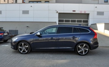 Volvo V60 I Kombi 2.0 D3 163KM 2011 Volvo V60 2,0d 163KM Bezwypadkowy R-Design 2.0 Diesel 163KM, zdjęcie 1