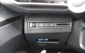 Peugeot 3008 II Crossover Facelifting  1.2 PureTech 130KM 2023 Peugeot 3008 1.2 PureTech Allure Pack SS EAT8 SalonPl Gwarancja od RiA, zdjęcie 19