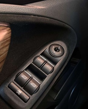 Ford C-MAX I 2.0 Duratec 145KM 2008 Ford C-MAX Automat Czujniki Alu Gwarancja w cenie Warszawa VRLA 2.0 145KM, zdjęcie 23