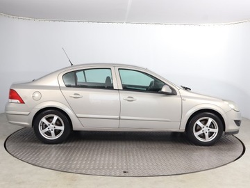 Opel Astra H Sedan 1.6 ECOTEC 115KM 2010 Opel Astra 1.6 16V LPG, Salon Polska, GAZ, Klima, zdjęcie 5