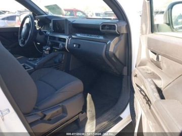 Toyota Tacoma II 2024 Toyota Tacoma 2024r., SR5, od ubezpieczalni 2.4 Benzyna 278KM, zdjęcie 6