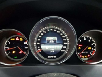 Mercedes Klasa C W205 2014 Mercedes-Benz Klasa C 63 AMG 2014 6.2l 6.2 Benzyna 451KM, zdjęcie 9