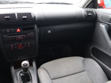 Audi A3 8L Hatchback 1.6 i 102KM 2000 Audi A3 1.6, Klima, Klimatronic, El. szyby, zdjęcie 7