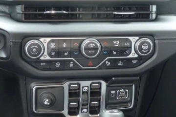 Jeep Wrangler IV 80th Anniversary 2d  Seria 6 2.0 GME Turbo 272KM 2025 Jeep Wrangler SAHARA GME 2.0 Turbo 272 KM ALPINE Polski Salon Od reki, zdjęcie 20