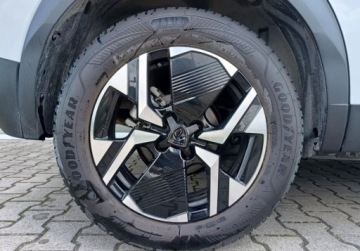 Peugeot 2008 II SUV 1.2 PureTech 130KM 2023 Peugeot 2008 1.2 130KM Allure Automat Kamera Salon PL ASO FV23 1.2 Benzyna, zdjęcie 4