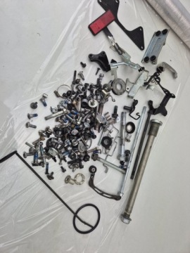 SUZUKI GSR 600 06 - 10 СМЕСЬ ВИНТОВ