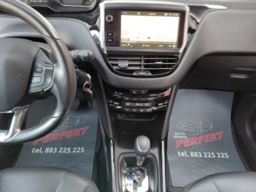 Peugeot 2008 I SUV Facelifting 1.2 PureTech 110KM 2019 Peugeot 2008 Automat Klimatronik Komputer Tempomat 1.2 Benzyna 110KM, zdjęcie 19