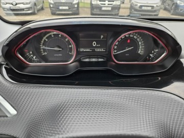 Peugeot 2008 I SUV Facelifting 1.2 PureTech 110KM 2019 Peugeot 2008 1,2 benzyna 110KM automat GT LINE, zdjęcie 12
