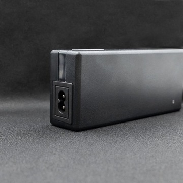 Зарядное устройство для электрического велосипеда Qoltec 36 В | 42В | 2А | 5,5*2,1