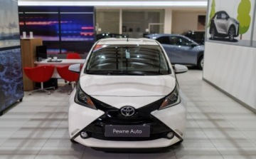 Toyota Aygo II Hatchback 5d 1.0 VVT-i 69KM 2017 Toyota Aygo 1.0 VVT-i X-play EU6 Benzyna 69KM, zdjęcie 1