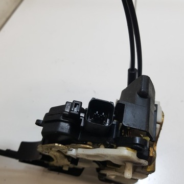 ZÁMEK DVEŘE LEVÝ ZADNÍ MITSUBISHI GRANDIS