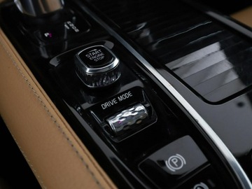 Volvo V60 II  Kombi 2.0 T8 Twin Engine 390KM 2019 Volvo V60 GRATIS! Pakiet Serwisowy o wartości, zdjęcie 30