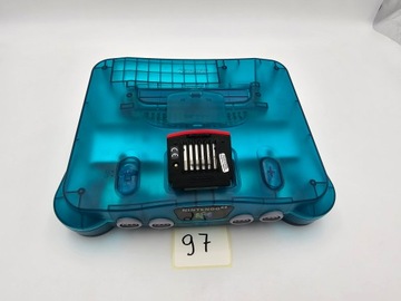 КОНСОЛЬ NINTENDO 64, ЕВРОПЕЙСКАЯ ВЕРСИЯ, ПРОЗРАЧНАЯ СИНЯЯ + ОРИГИНАЛЬНЫЕ АКСЕССУАРЫ