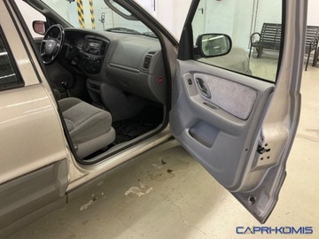 Mazda Tribute I 2.0 16V 124KM 2002 Mazda Tribute 2.0i 4x4 136 tys km Bezwypadkowa 2.0 Benzyna 124KM, zdjęcie 9