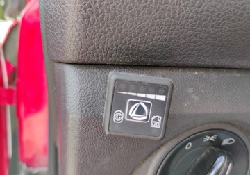 Skoda Citigo Hatchback 5d 1.0 75KM 2015 Skoda Citigo 2015r, Salonowa, 1.0 LPG. Uszkodzony lewy i prawy bok. Jezdzi, zdjęcie 12